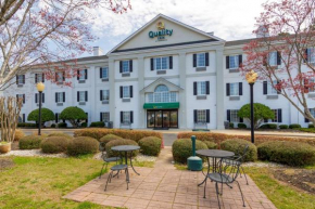 Отель Quality Inn Newnan  Ньюнен